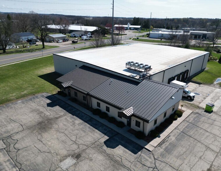 1028 Mulberry St, Lake Mills, WI à vendre - Photo de l’immeuble – Image 3 sur 8