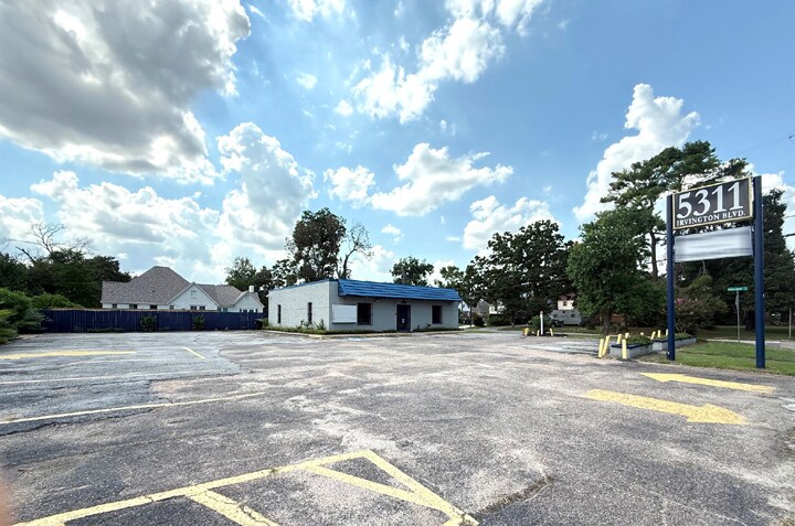 5311 Irvington Blvd, Houston, TX à vendre - Photo de l’immeuble – Image 2 sur 9
