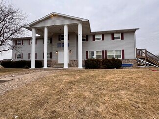 Plus de détails pour 812 Wigwam Hollow Rd, Macomb, IL - Logement à vendre