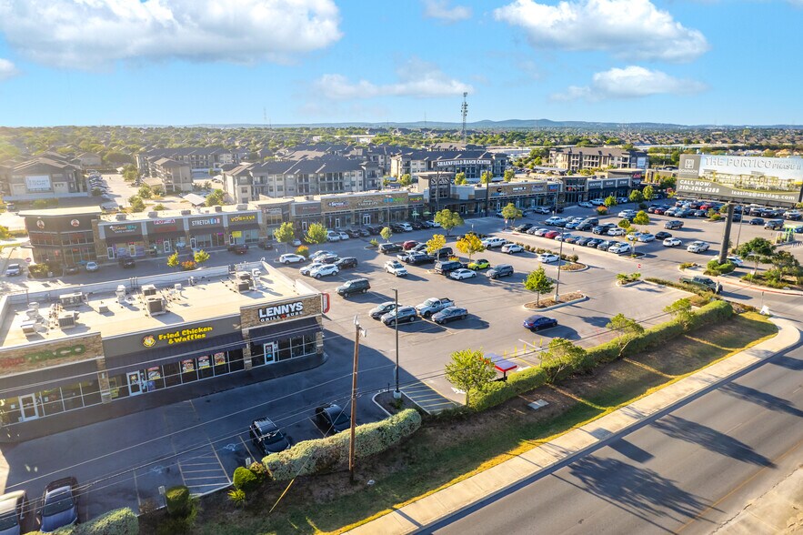 7907 W Loop 1604 E, San Antonio, TX à louer - Photo de l’immeuble – Image 3 sur 7