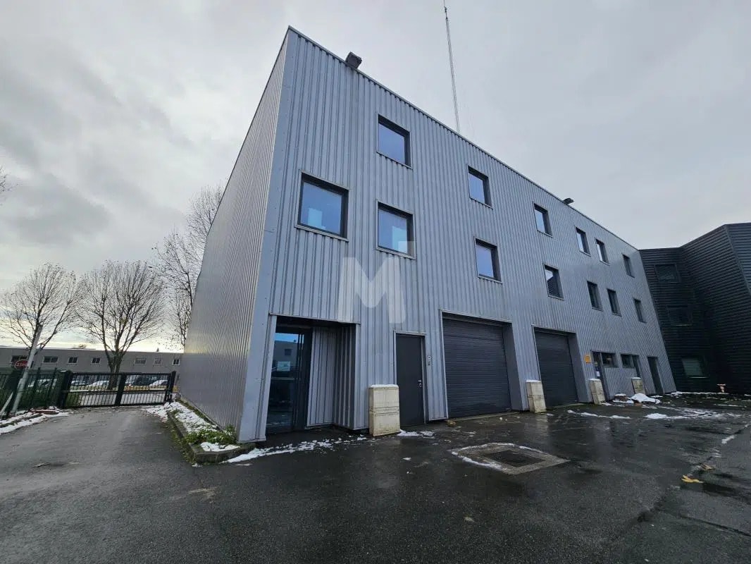 Local d'activités dans Grigny à vendre Photo de l’immeuble– Image 1 sur 13