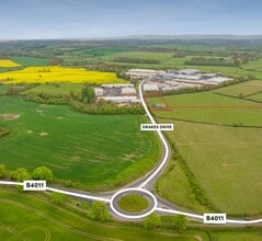 Drakes Dr, Long Crendon à louer Autre– Image 2 sur 3