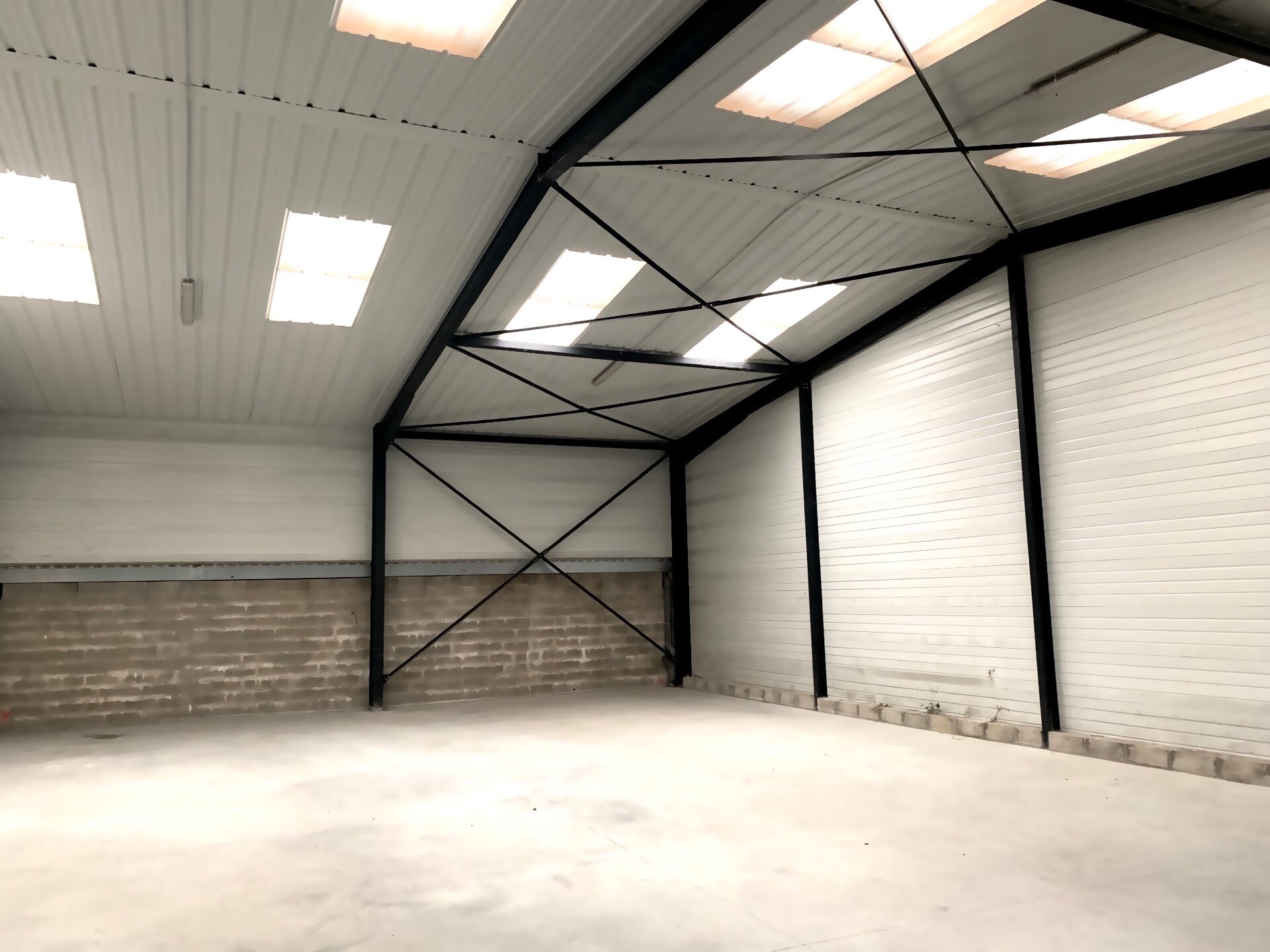 Local d’activités dans Vannes à louer Photo intérieure– Image 1 sur 2