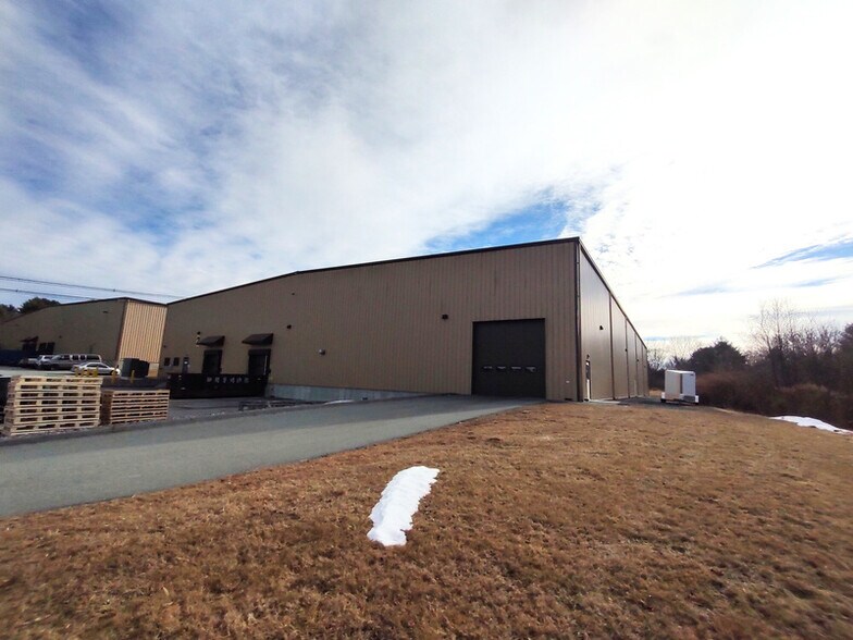 207 Tracy Rd, Killingly, CT à louer - Photo de l’immeuble – Image 1 sur 5