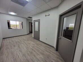 95 Bulldog Blvd, Melbourne, FL à louer Photo intérieure– Image 2 sur 23