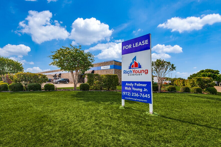 2910 Belmeade Dr, Carrollton, TX à louer - Photo de l’immeuble – Image 2 sur 6