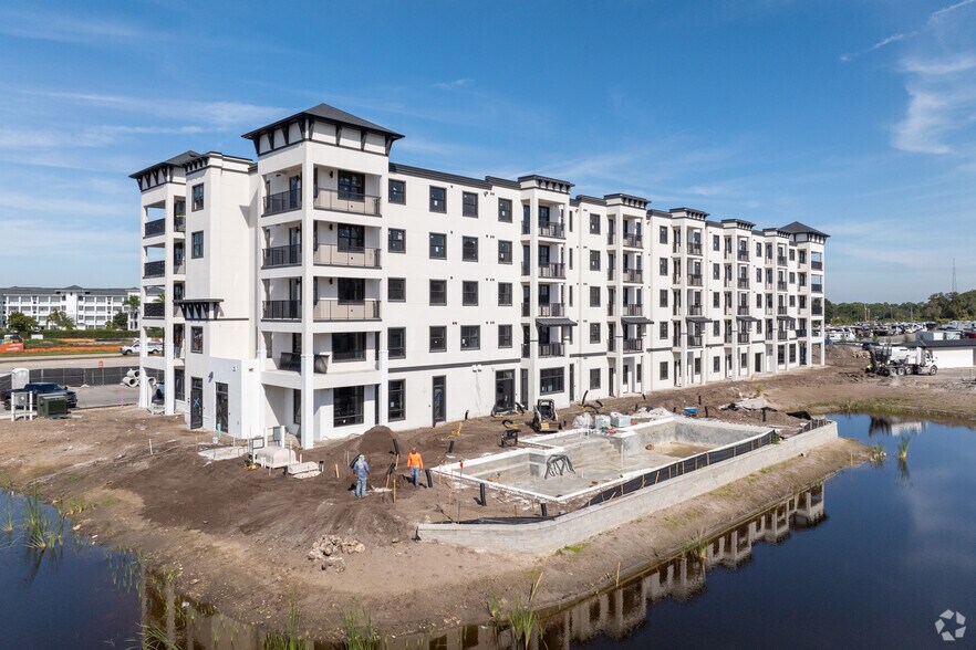 2500 NE Pine Island Rd, North Fort Myers, FL à louer - Photo de l’immeuble – Image 3 sur 19
