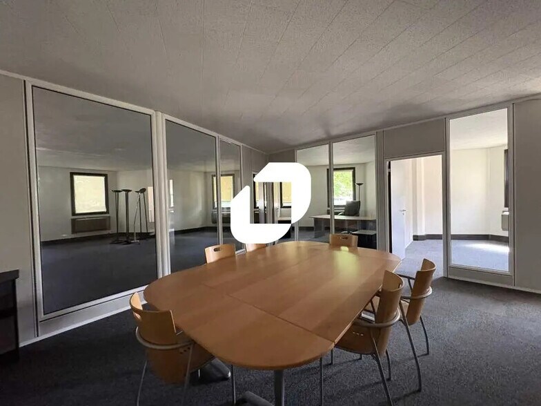 Bureau dans Saint-Aubin à louer - Photo de l’immeuble – Image 2 sur 17