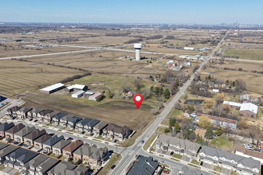 191 Burnhamthorpe Rd E, Oakville, ON à vendre - Aérien – Image 3 sur 7