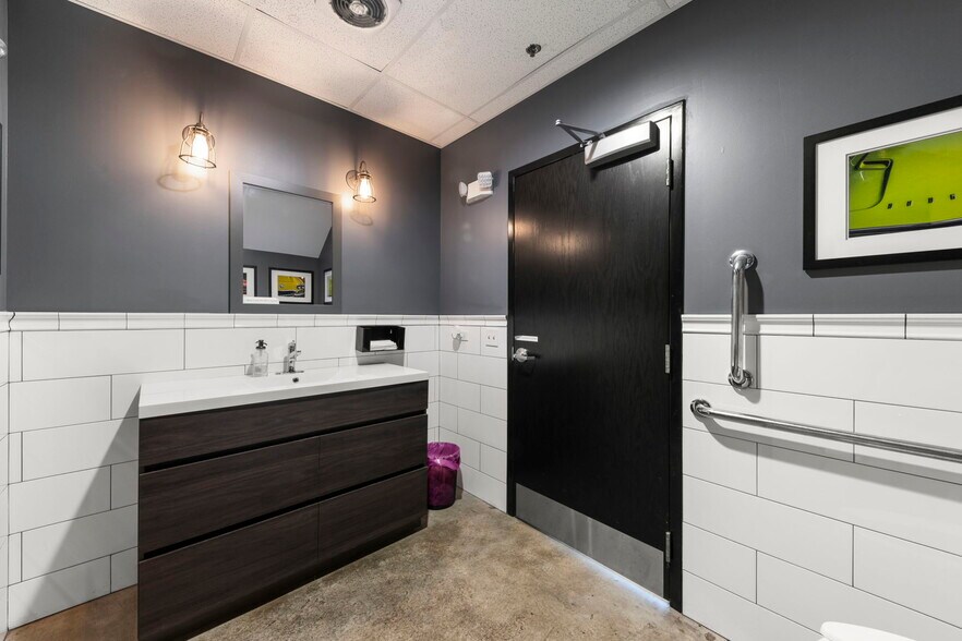 2108 Ferry Rd, Naperville, IL à louer - Photo de l’immeuble – Image 3 sur 13