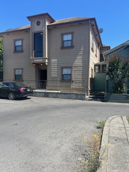 830 School St, Napa, CA à louer - Photo de l’immeuble – Image 2 sur 4