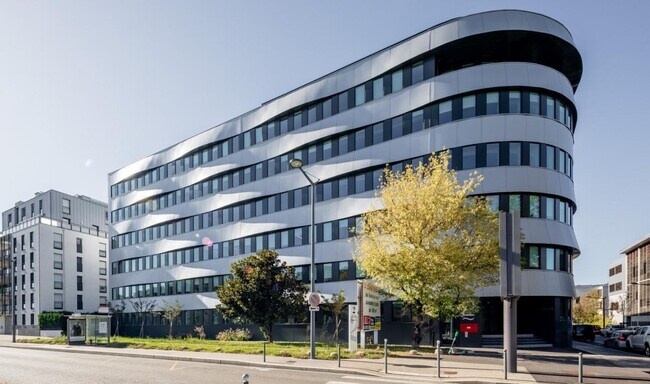 Plus de détails pour 2 Quai Du Commerce, Lyon - Bureau à louer