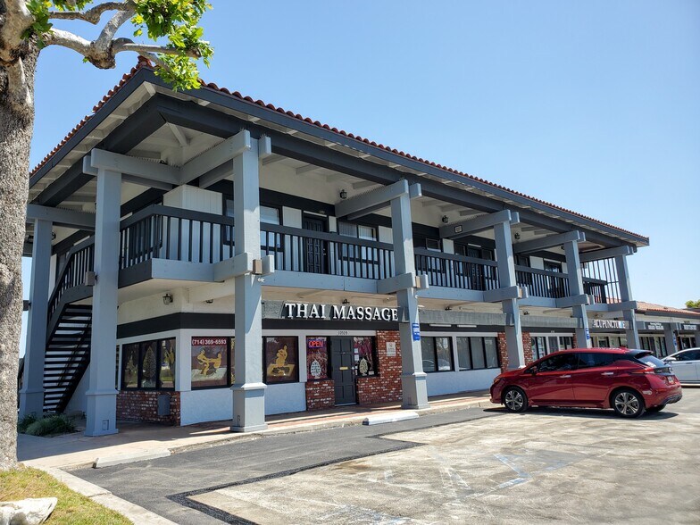 10505 Slater Ave, Fountain Valley, CA à louer - Photo principale – Image 1 sur 6