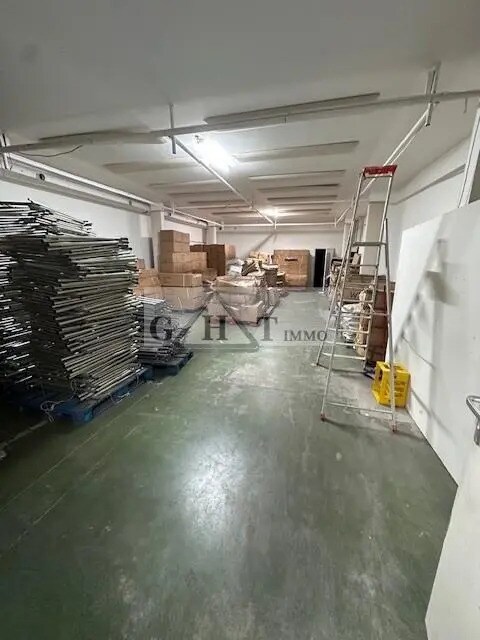 Plus de détails pour Bureau, Industriel/Logistique à louer