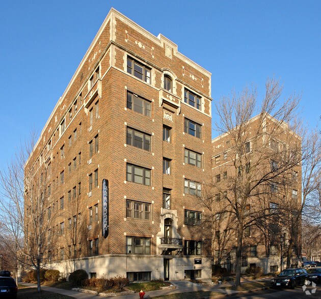 79 Western Ave N, Saint Paul, MN à vendre - Photo de l’immeuble – Image 1 sur 50
