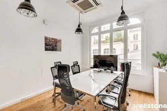 29 Rue D'Astorg, Paris à louer Photo intérieure– Image 1 sur 4