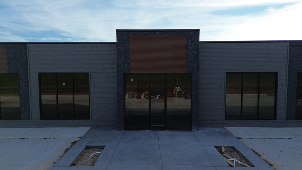 550 NE 24th St, Newcastle, OK à louer - Photo de l’immeuble – Image 3 sur 17