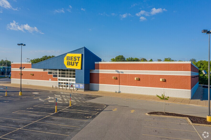 5001 N Big Hollow Rd, Peoria, IL à louer - Photo de l’immeuble – Image 2 sur 10