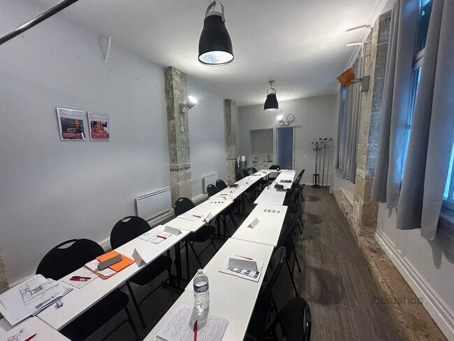 Plus de détails pour Local commercial à louer