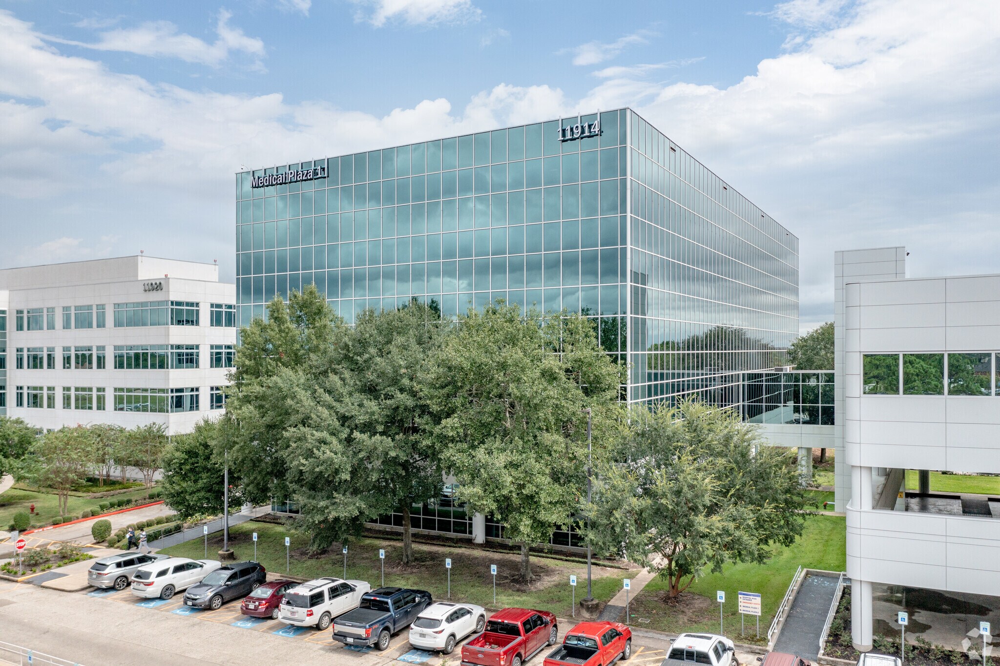 11914 Astoria Blvd, Houston, TX à louer Photo principale– Image 1 sur 5