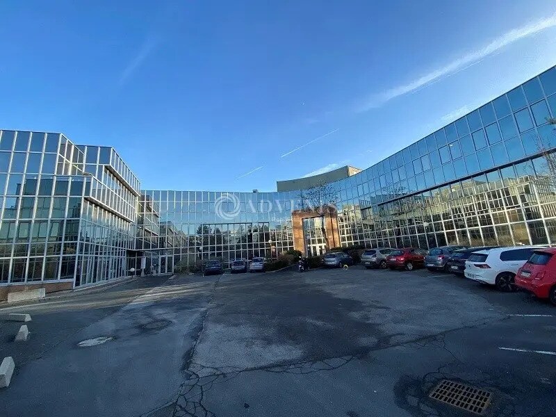 Bureau dans Saint-Germain-en-Laye à louer Photo de l’immeuble– Image 1 sur 7