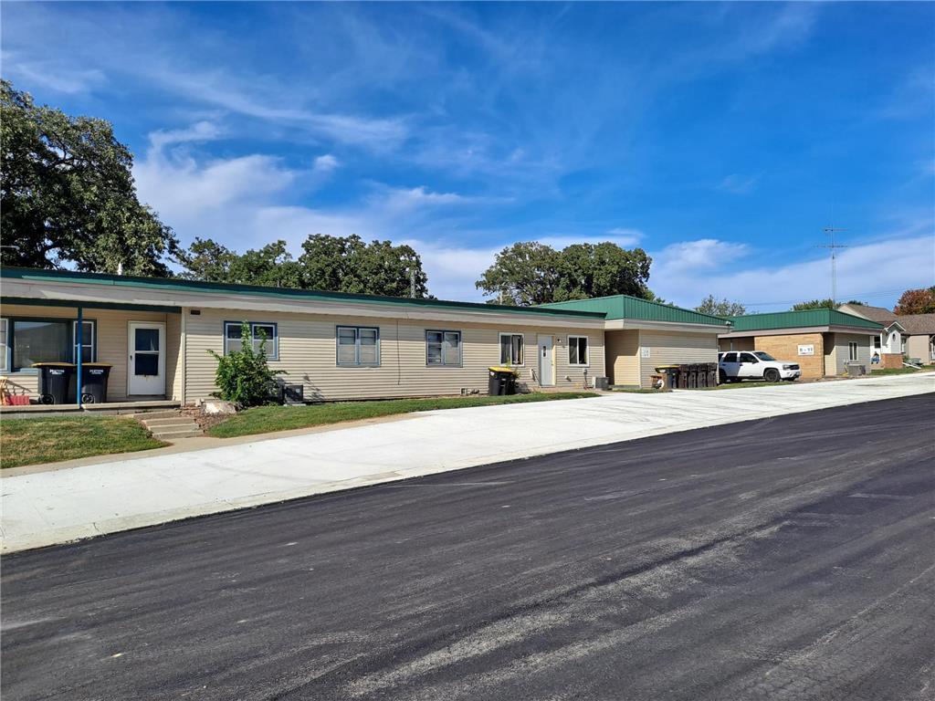 905 E Fifth St, Blue Earth, MN à vendre Photo de l’immeuble– Image 1 sur 17