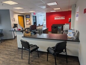 8555 W Forest Home Ave, Greenfield, WI à louer Photo intérieure– Image 1 sur 21