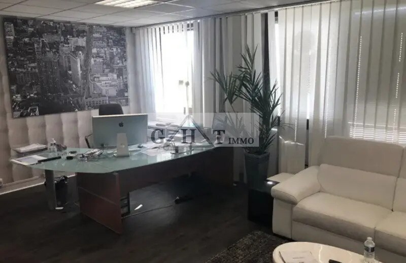 Bureau dans Osny à vendre - Photo intérieure – Image 2 sur 2