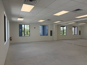 11860-11870 Cheeca Ct, Fort Myers, FL à louer Photo intérieure– Image 2 sur 5