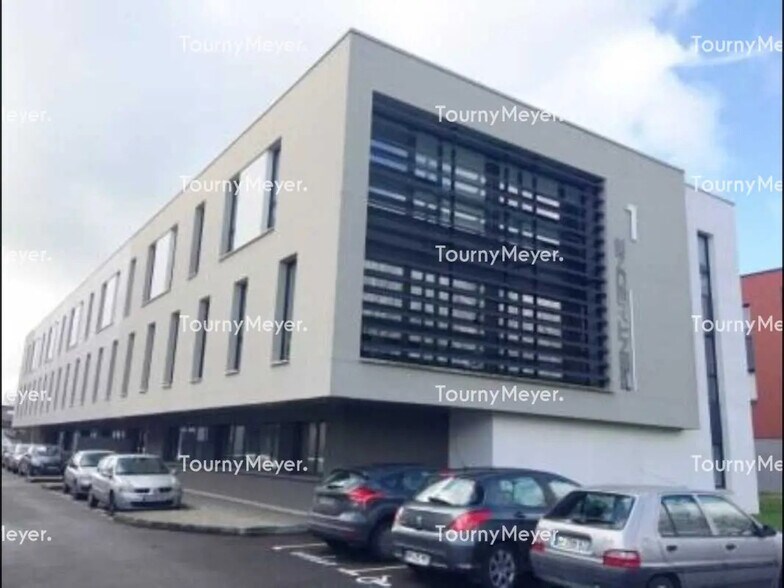 Bureau dans Saint-Grégoire à louer - Photo de l’immeuble – Image 1 sur 6