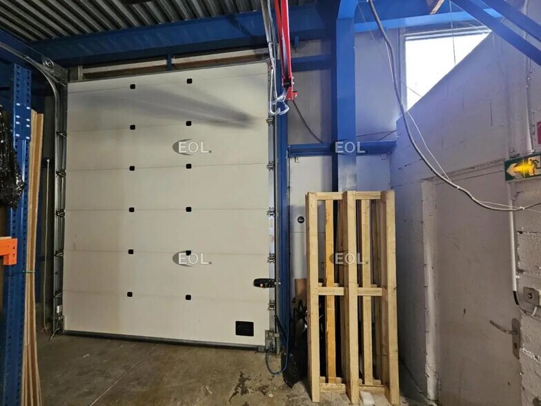 Local d’activités dans Vitry-sur-Seine à louer - Photo de l’immeuble – Image 2 sur 10