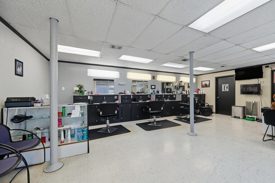 4110 Haltom Rd, Haltom City, TX à vendre - Photo de l’immeuble – Image 3 sur 20