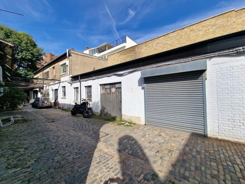 62 Chalk Farm Rd, Londres à louer - Photo de l’immeuble – Image 2 sur 4