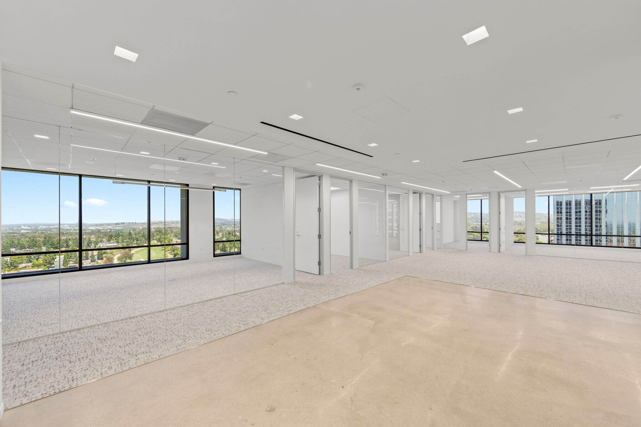 620 Newport Center Dr, Newport Beach, CA à louer Photo intérieure– Image 1 sur 4
