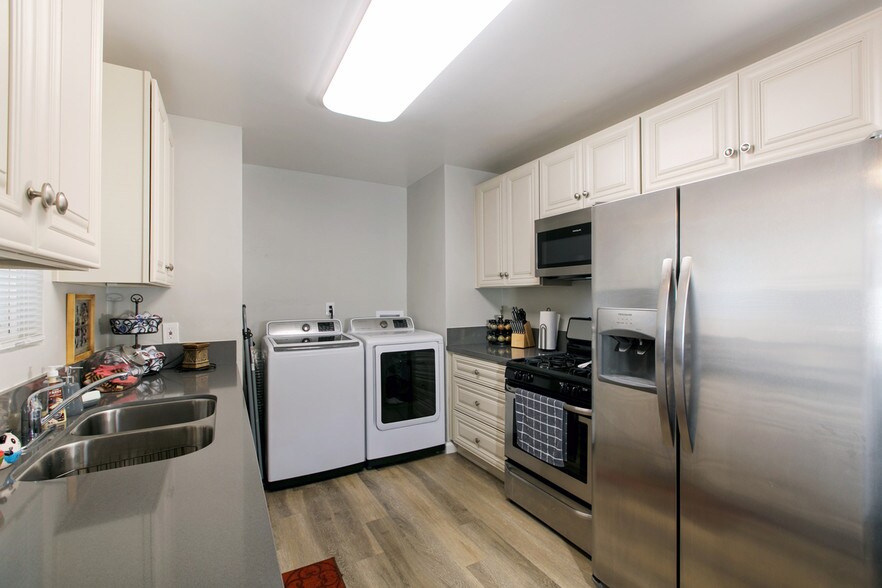 3960-3968 Helix St, Spring Valley, CA à vendre - Photo intérieure – Image 3 sur 16