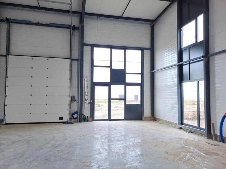 Local d'activités dans Trévoux à vendre - Photo intérieure – Image 2 sur 4