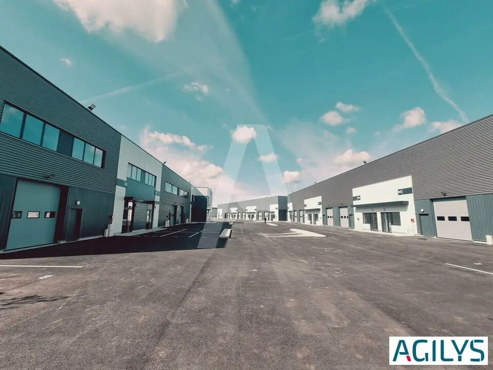 Local d’activités dans Savigny-le-Temple à louer Photo de l’immeuble– Image 1 sur 10