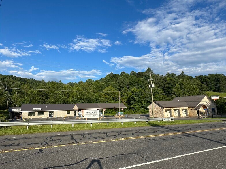 6546 NC-226, Spruce Pine, NC à vendre - Photo de l’immeuble – Image 2 sur 6