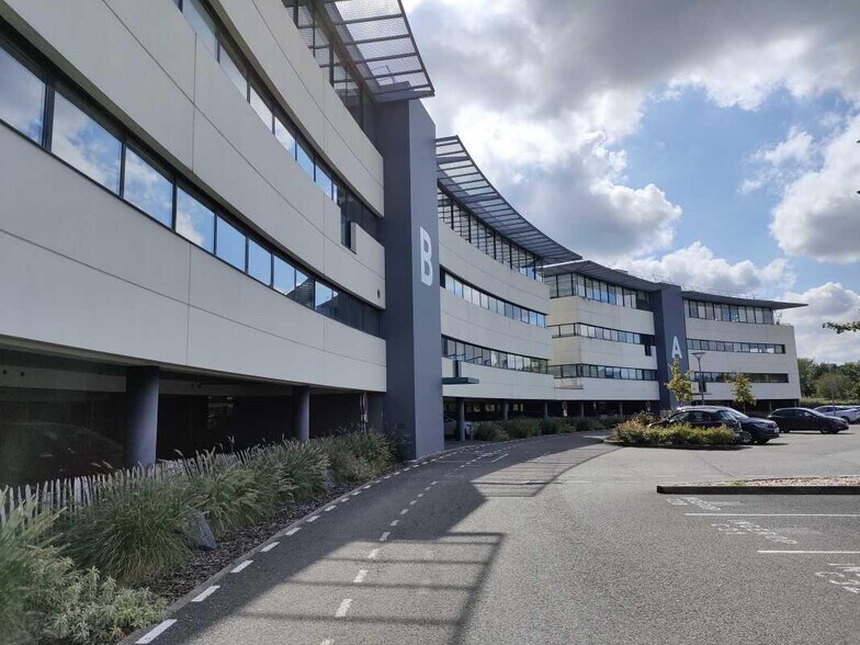 Bureau dans Mérignac à louer - Photo de l’immeuble – Image 2 sur 8