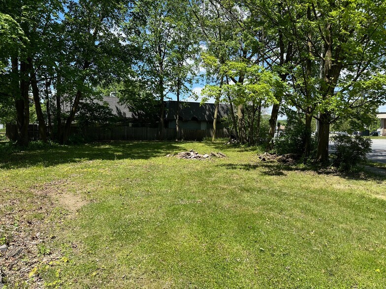 147 South St, Glens Falls, NY à vendre - Photo de l’immeuble – Image 2 sur 8