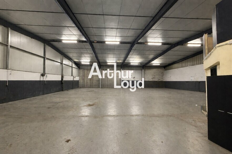 414 Boulevard Du Commerce, Puget-sur-Argens à vendre - Photo de l’immeuble – Image 1 sur 3