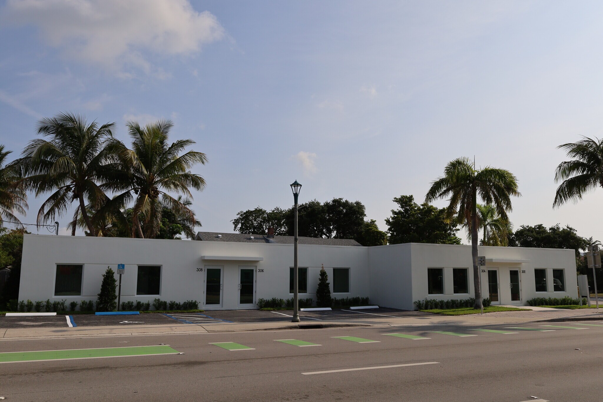 302-308 Lucerne Ave, Lake Worth, FL à louer Photo principale– Image 1 sur 11