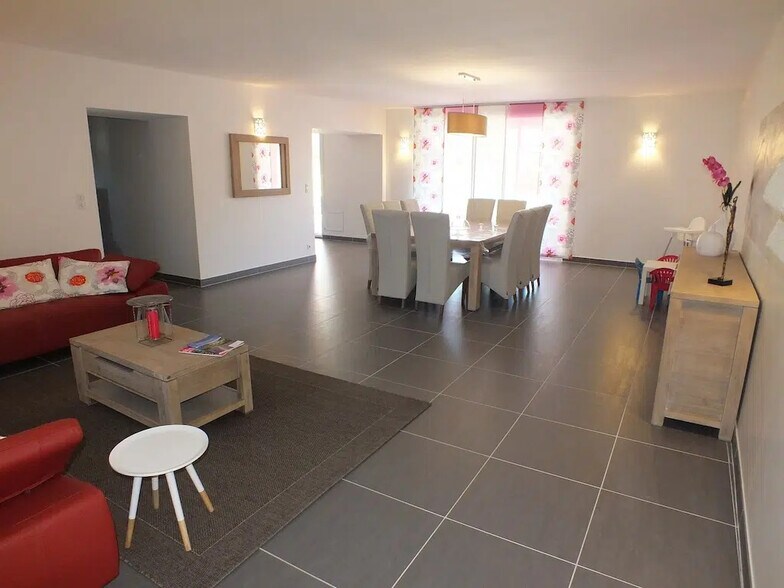 Local d'activités dans Eyguières à vendre - Photo de l’immeuble – Image 2 sur 16