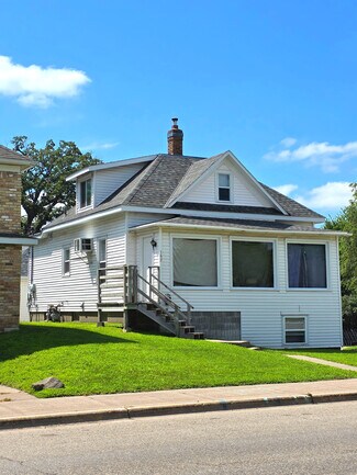 Plus de détails pour 157 10th Ave N, Waite Park, MN - Logement à vendre