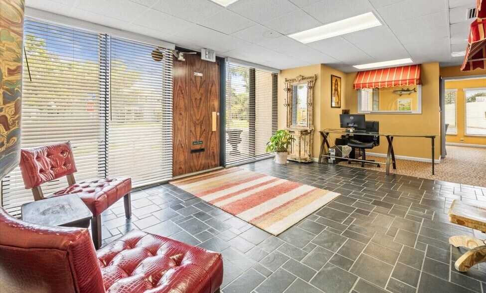 1151 NE Cleveland St, Clearwater, FL à louer - Hall d’entrée – Image 3 sur 10