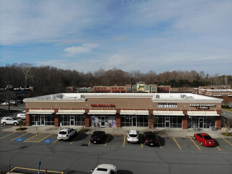 5038 Peters Creek Pky, Winston-Salem, NC à louer - Photo principale – Image 1 sur 3