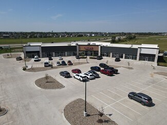 Plus de détails pour 1105 SE Pleasant View Dr, Waukee, IA - Bureau/Local commercial à louer