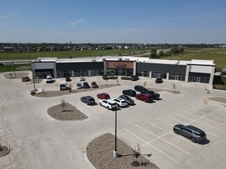 Plus de détails pour 1105 SE Pleasant View Dr, Waukee, IA - Bureau/Local commercial à louer