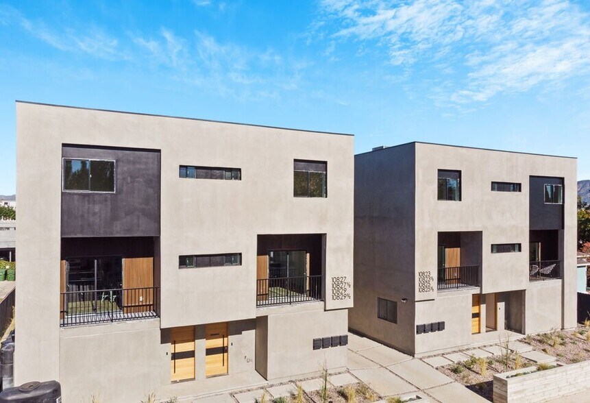 10829 Hartsook St, North Hollywood, CA à vendre - Photo de l’immeuble – Image 2 sur 31