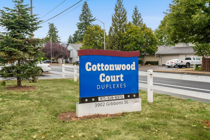 3902 Gibbons St, Vancouver, WA à vendre - Photo de l’immeuble – Image 1 sur 13